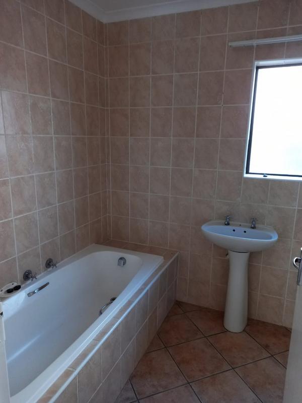 2 Bedroom Property for Sale in Parklands Western Cape